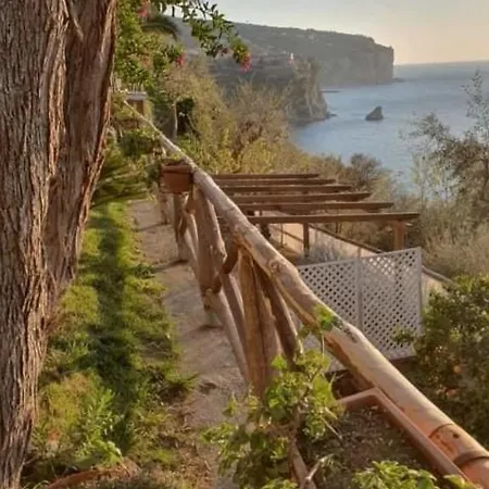 La Palombara Bed & Breakfast 4*