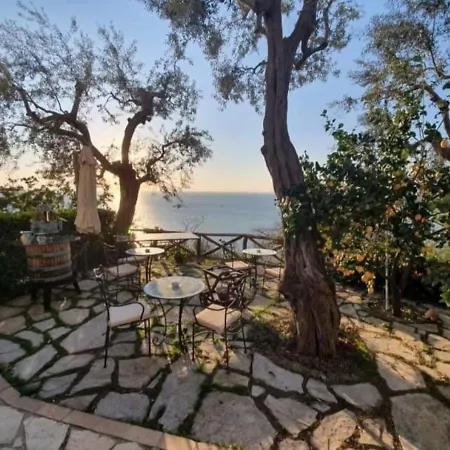 La Palombara Bed & Breakfast *